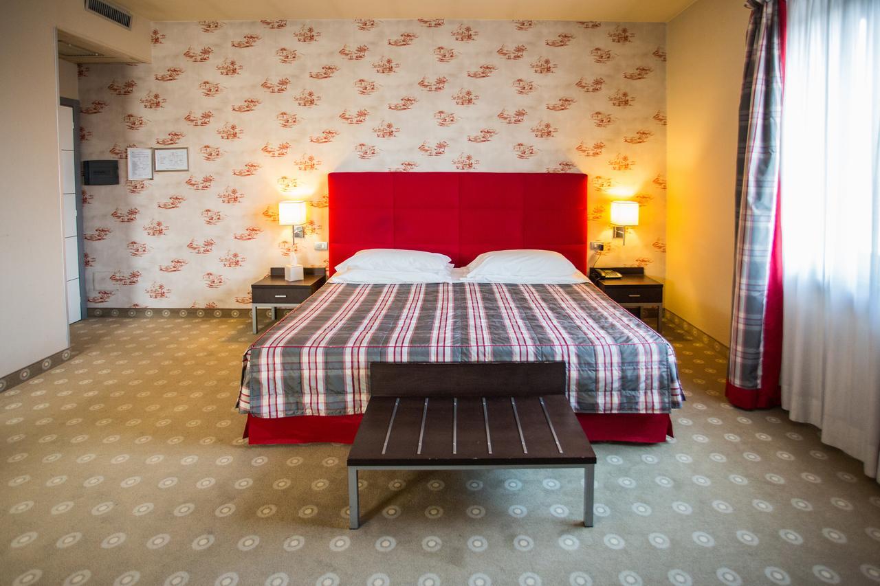 Hotel Fortyfive Ківассо Екстер'єр фото