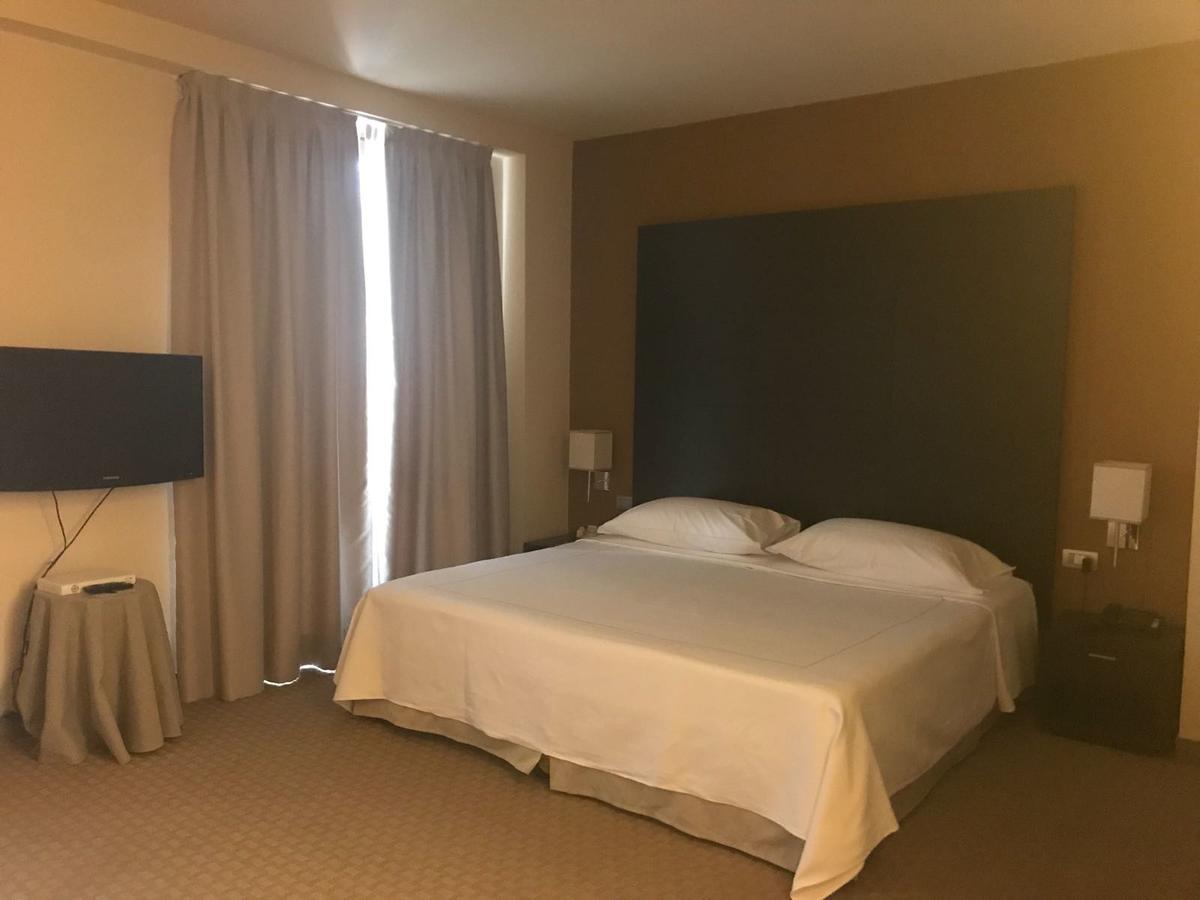 Hotel Fortyfive Ківассо Екстер'єр фото