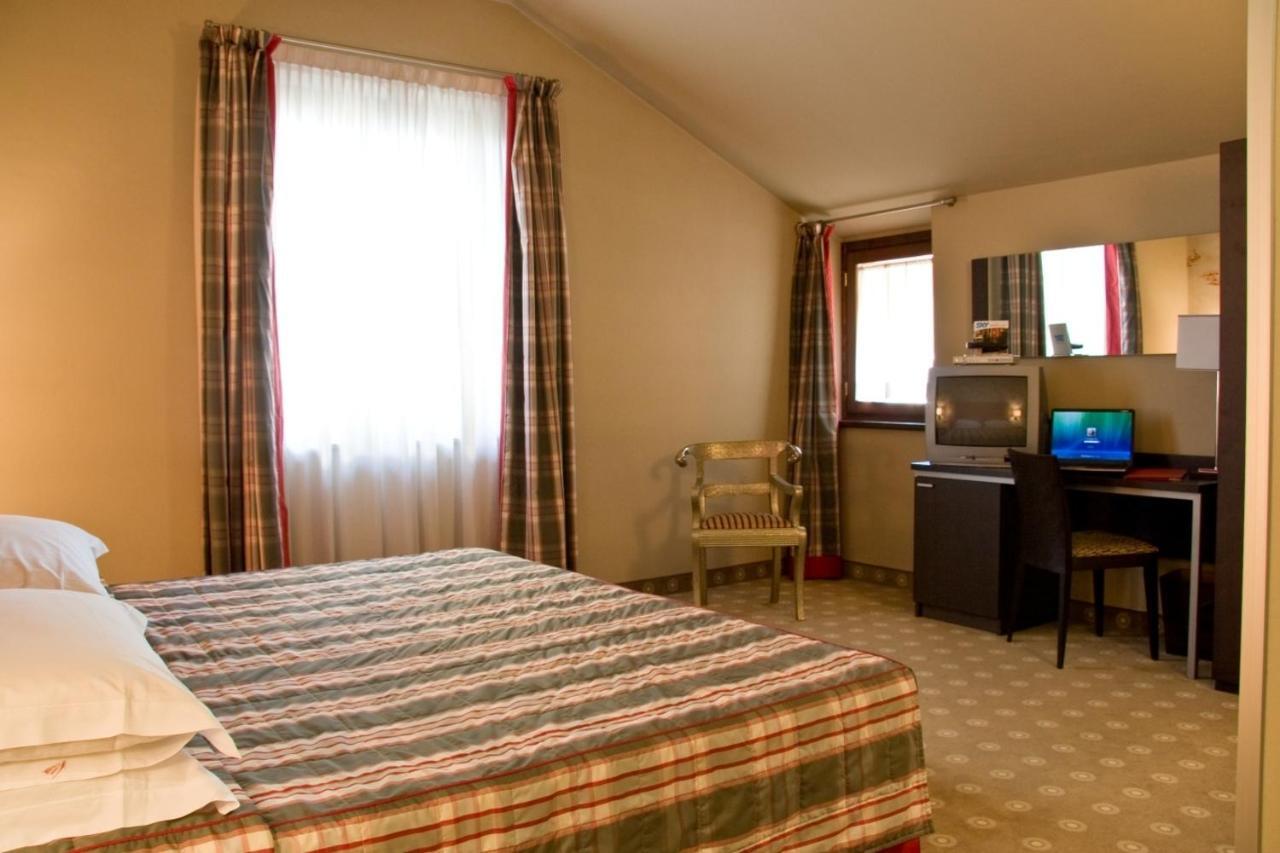 Hotel Fortyfive Ківассо Екстер'єр фото